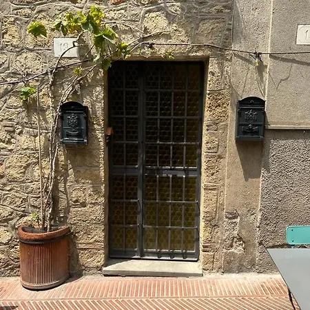 All'ombra Del Museo Tarquinia